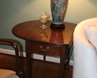 Ethan Allen pembroke table