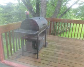 Char grill w/smoker