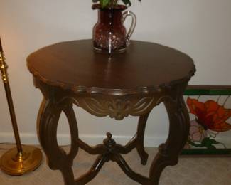 Beautiful vintage parlor table 