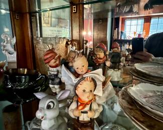 Various Porcelain Pieces