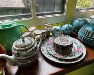 Chinese Floral Plate Set