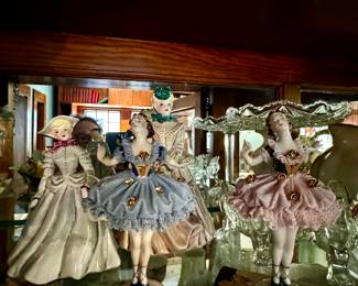 Various Porcelain Pieces