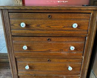 Oak Chest of Drawers