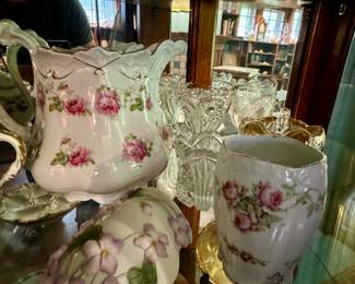 Various Porcelain Pieces