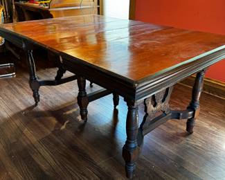 Dining Room Table with Additional Leaves