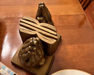 praying hands book ends