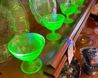 Uranium glass set