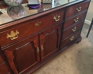 Beautiful dresser with mirror