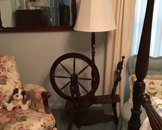Spinning wheel lamp