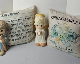 Precious Moments Figurines 2 Decor Pillows 