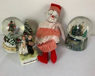 Vintage Mantle Musical Clown Musical Snow Globes