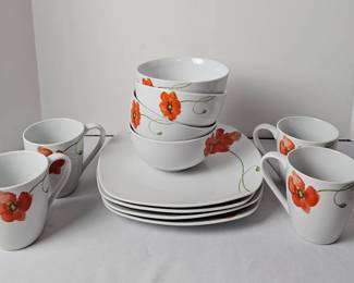 Gallery Poppy Dinnerware