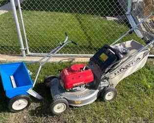 Honda HR215 Lawnmower Spreader
