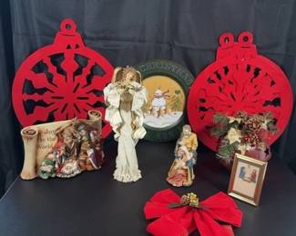 Angel And Manger Scenes Lot