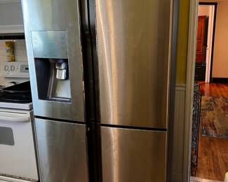 Model #RF23J9011SR/AA                                                                     About 4 yrs old, Ice maker not currently working, everything else in great working order