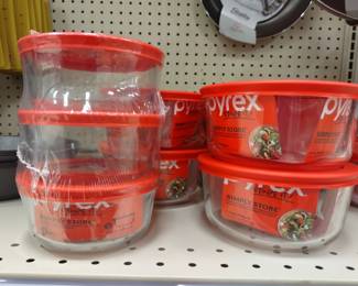 Pyrex Food Storage bowls with Lids, Quart, Pint and 1 Cup sizes 