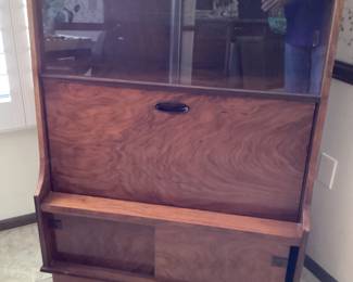 Mid-century Rosewood Drive bar