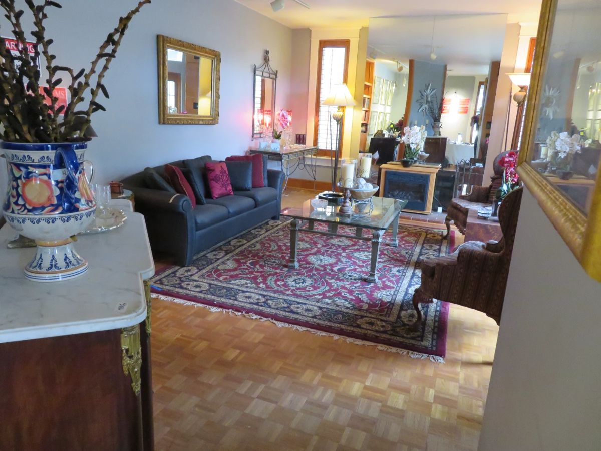 Fantastic Midtown Estate Sale! 50 off Monday! starts on 5/18/2024