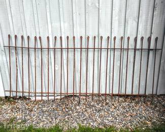 Antique Spade-top Spiked Fence Segment