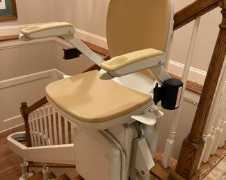 chair lift for turning staircase 
