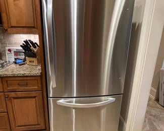 LG refrigerator