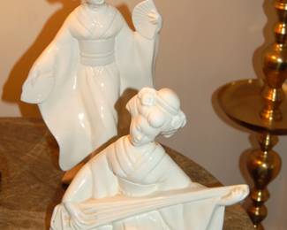 Pair of Asian figurines 