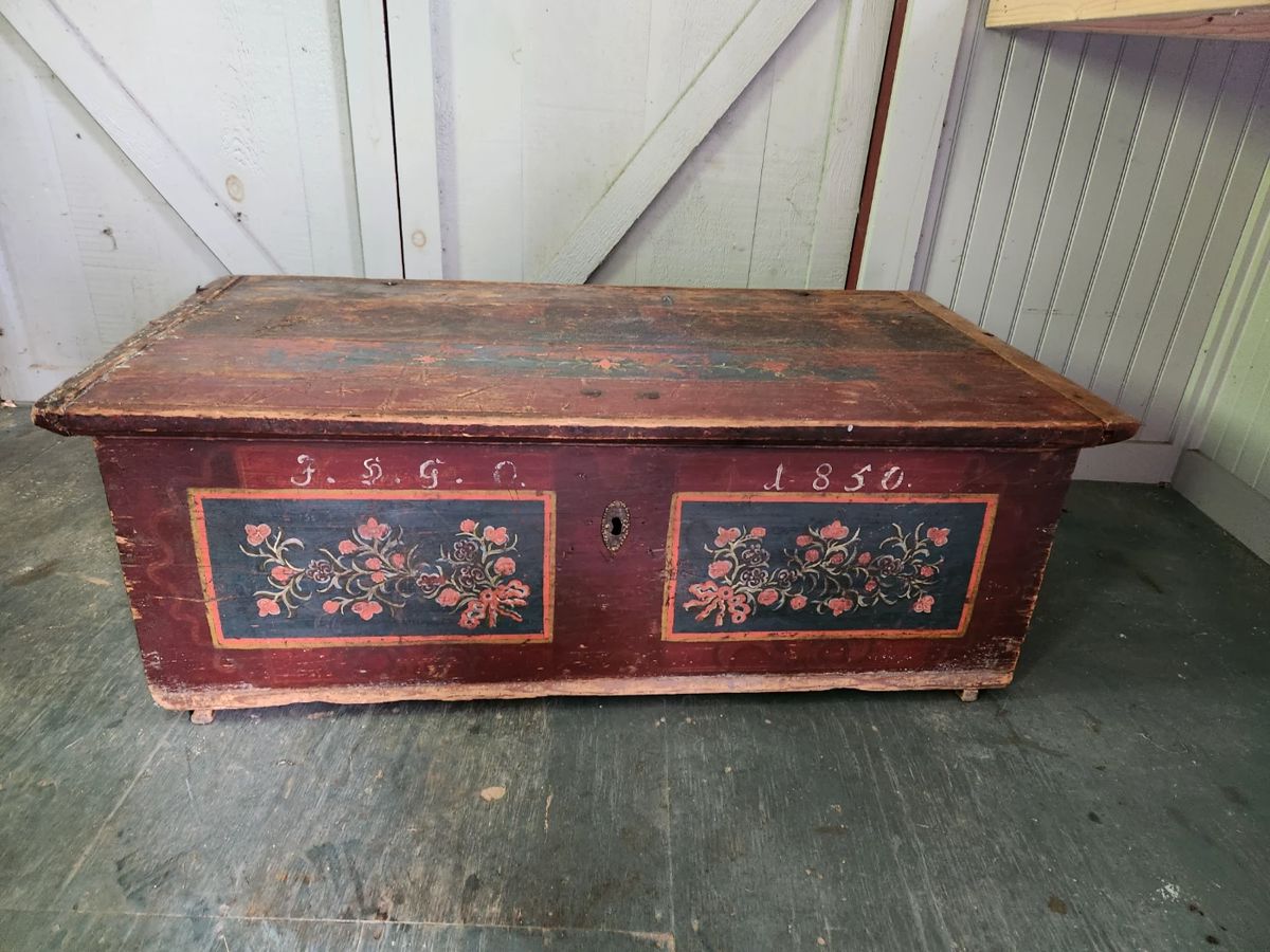 Antique Blanket/Toy Chest