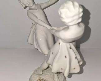 Vintage Girls Dancing. Hutschenreuther Porcelain Figurine. Germany