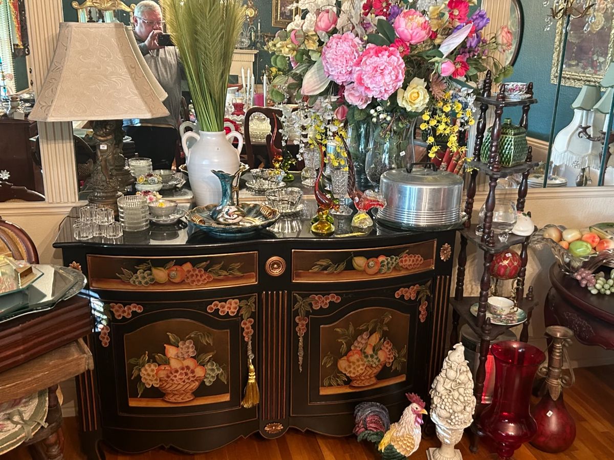 Estate Sale with Antiques in Newbern, TN starts on 5/24/2024