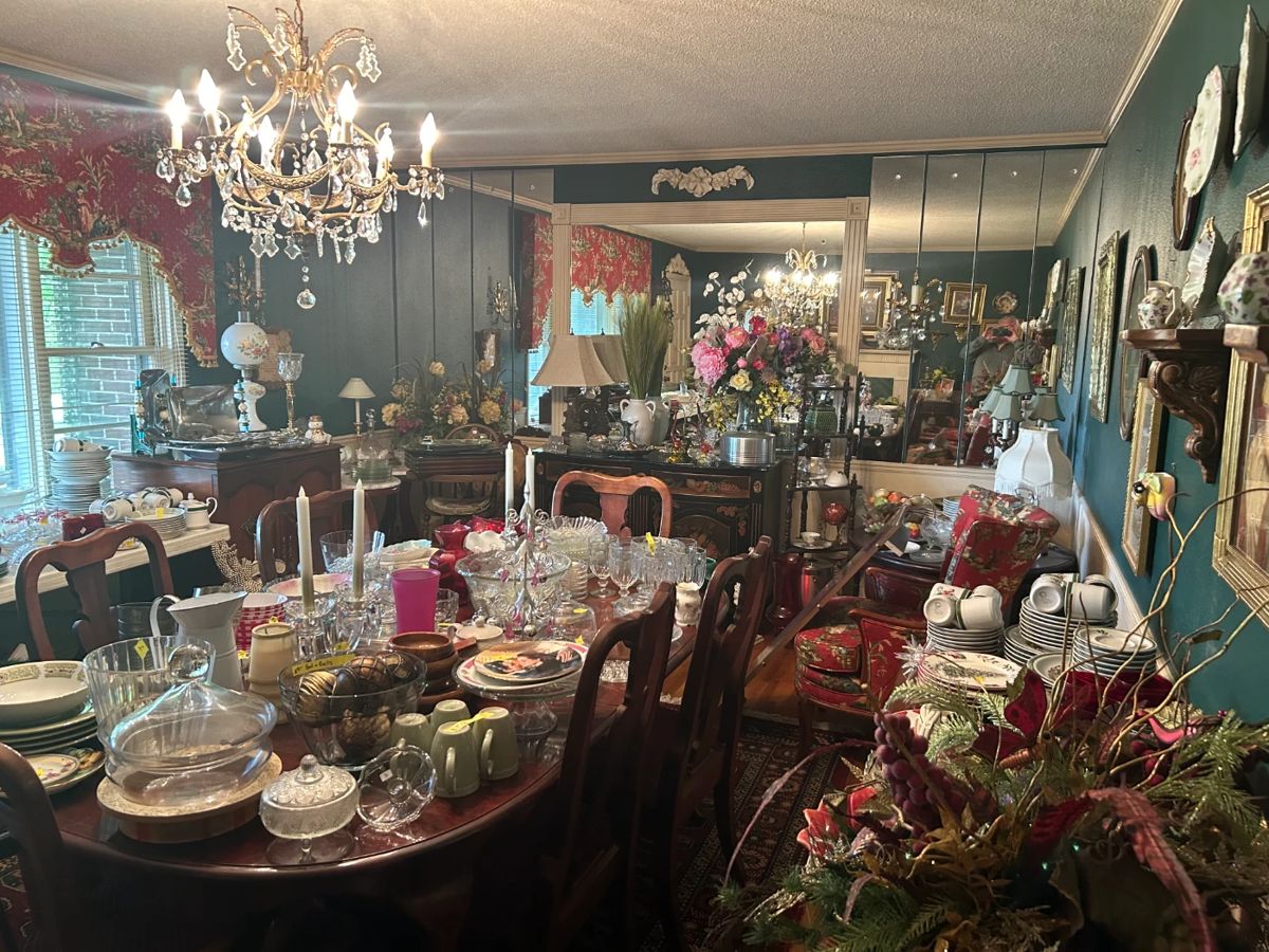 Estate Sale with Antiques in Newbern, TN starts on 5/24/2024