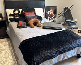Full Bed with Mattress, Stuffed animals, Pillows