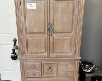 Armoire