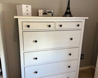 Tall Chest, Decor