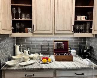 Glassware, Expresso maker, Flatware