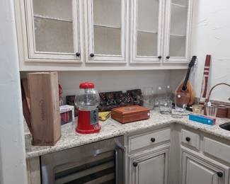 Indonesian Art Plaque, Mandolin, Plus