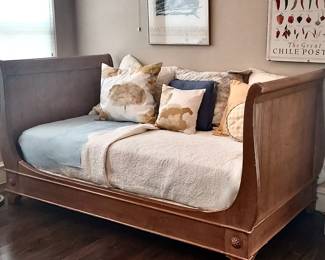 Sleigh-Style Daybed