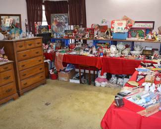 Begin Holiday Close Ups