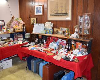 Holiday Day Room Overview