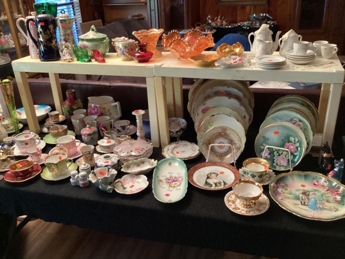 Cedar Hill Estate Sale Great Really Full House starts on 5/17/2024
