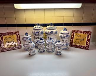 Blue Onion 8 Piece Canister Set