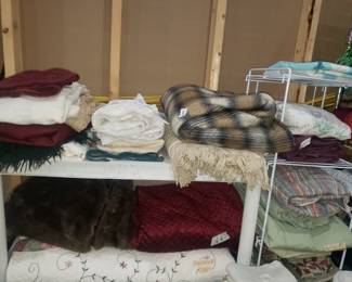 Sheets & Blankets 