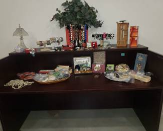 Inside of the Check out Counter
Jewelry 