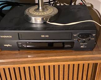 magnavox vhs player