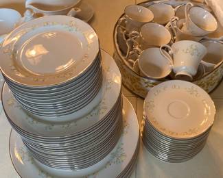 ‘Summer splendor’ bone china by Pickard