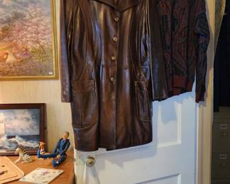 Women's clothing sizes M, L, XL (brands like Dressbarn, DIP, Chaps, Vintage, Jones Studio)