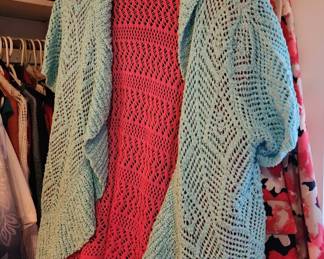 Women's clothing sizes M, L, XL (brands like Dressbarn, DIP, Chaps, Vintage, Jones Studio)