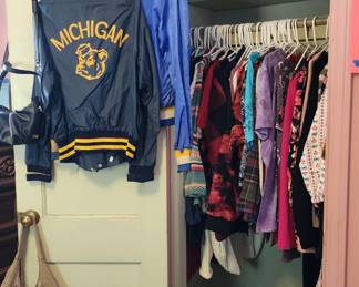 Women's clothing sizes M, L, XL (brands like Dressbarn, DIP, Chaps, Vintage, Jones Studio)