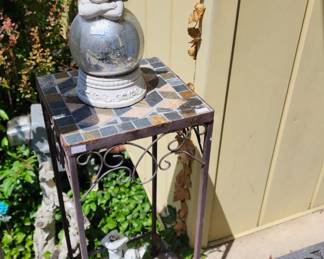Accent plant stand, Various lawn ornaments 