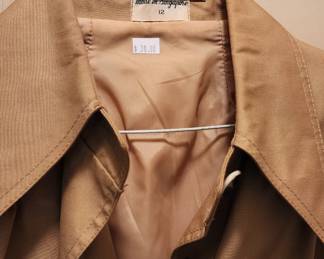 Women's clothing sizes M, L, XL (brands like Dressbarn, DIP, Chaps, Vintage, Jones Studio)