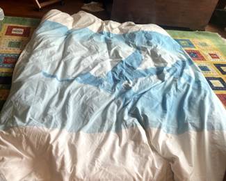 #191 quilt Full size Barn Swallow print on a deve cover with the deva $20.00